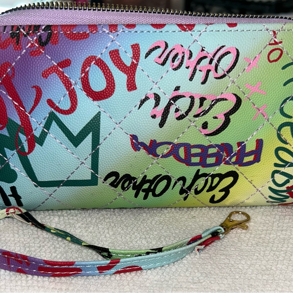 Large zipper Graffiti wallet/wristlet